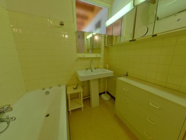 04400 LE SAUZE GRAND STUDIO - LE SAUZE