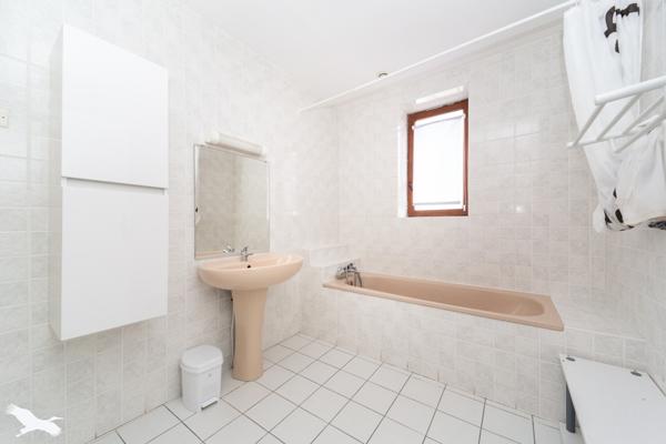 Immeuble à vendre 161 250 € Saint-Androny 400 m² DPE E
