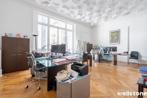 Bureaux à louer à PARIS 75008