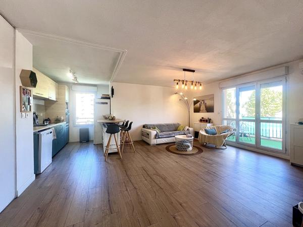 Chateau gombert (13013) 13013 MARSEILLE - La Croix-rouge / La Rose. Appartement 3 pièces 62m2, terrasse et parking privé.