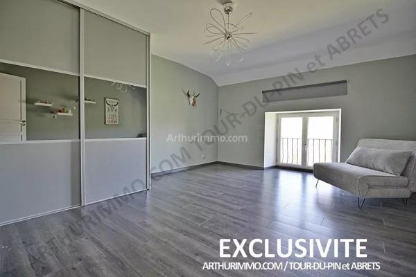 Vente Maison 7 pièces 256 m2 à Bourgoin-Jallieu