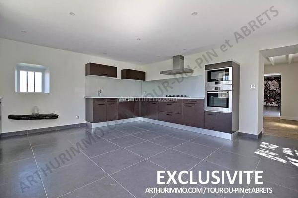 Vente Maison 7 pièces 256 m2 à Bourgoin-Jallieu