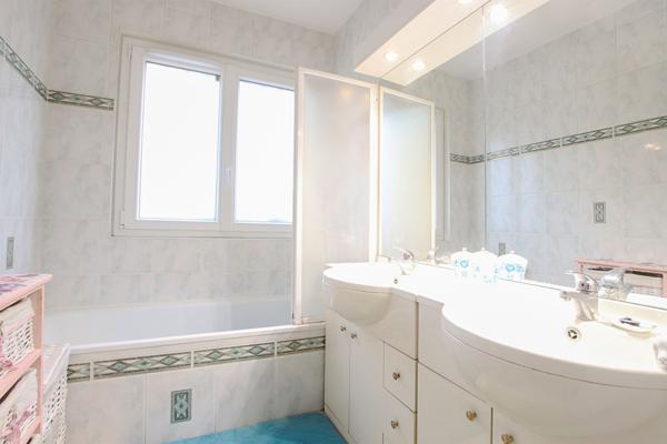 Vente Maison95 m² - 4 Pièces - SAINT CERGUES (74140)