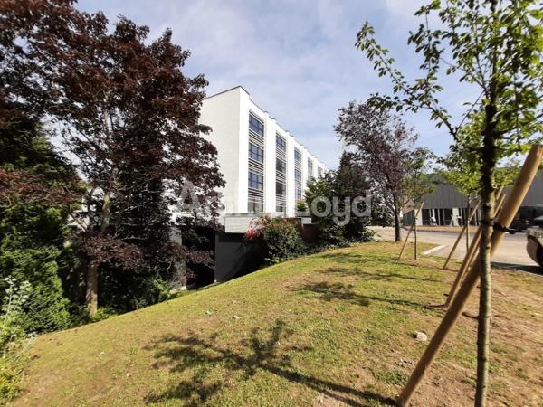Bureaux à louer à Hellemmes-Lille avec division possible et accès axes autoroutiers