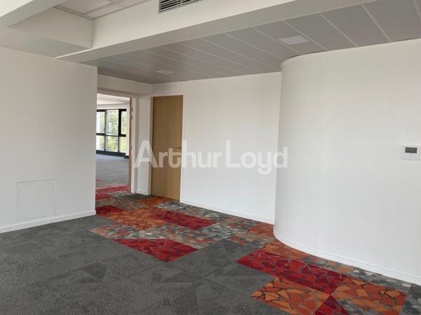 Bureaux à louer à Hellemmes-Lille avec division possible et accès axes autoroutiers