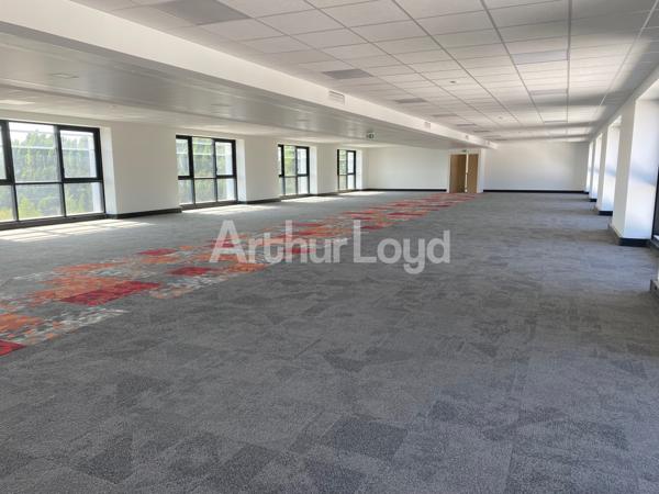 Bureaux à louer à Hellemmes-Lille avec division possible et accès axes autoroutiers