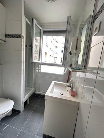 Appartement
         1 pièce
        - 18 m² 199 000 € *
