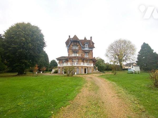 VALLEE DE L&#39;EURE - 1H20 PARIS 
Dans le centre d&#39;une charmante commune environnant la forêt d&#39;A...