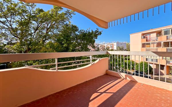 Appartement à vendre    2 pièces • 47,85 m2 Saint-Raphaël