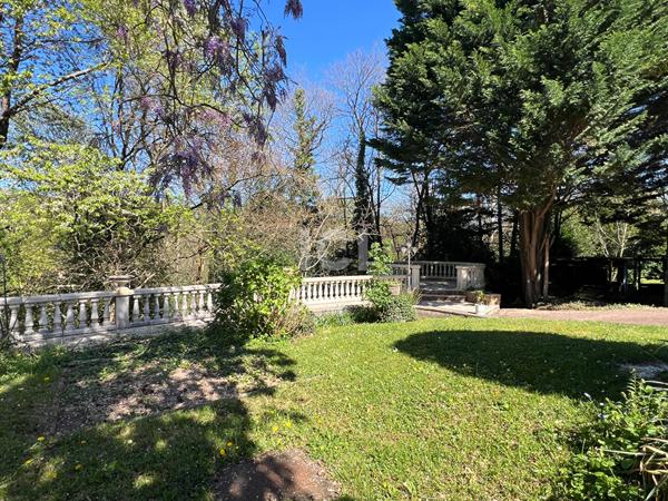 Maison d'exception 226 m² centre Sautron sur parc 5 000 m² (Prix marché)