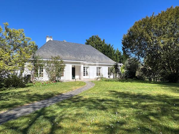 Maison d'exception 226 m² centre Sautron sur parc 5 000 m² (Prix marché)