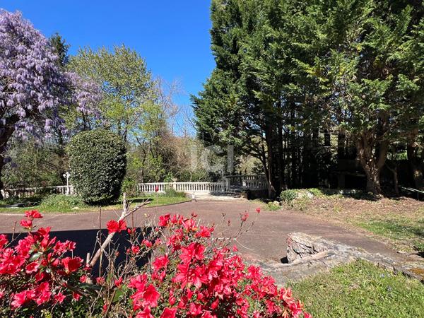Maison d'exception 226 m² centre Sautron sur parc 5 000 m² (Prix marché)