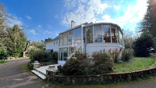 Maison d'exception 226 m² centre Sautron sur parc 5 000 m² (Prix marché)