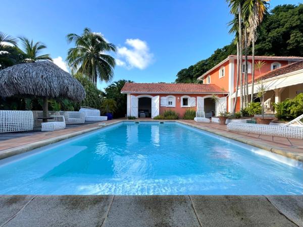 MAGNIFIQUE VILLA DE STANDING EN MARTINIQUE (972)