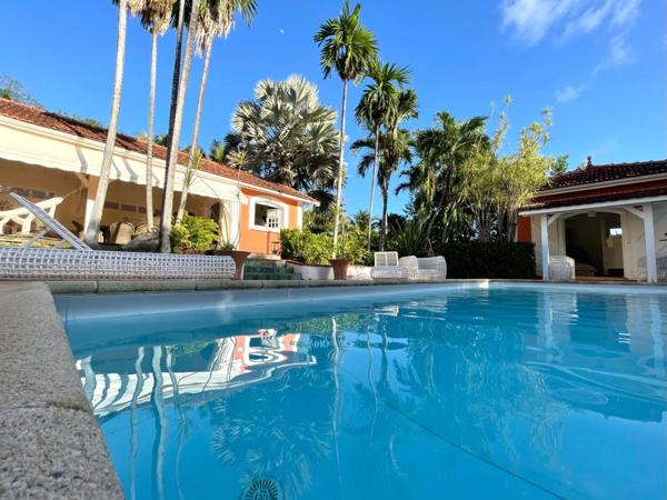MAGNIFIQUE VILLA DE STANDING EN MARTINIQUE (972)