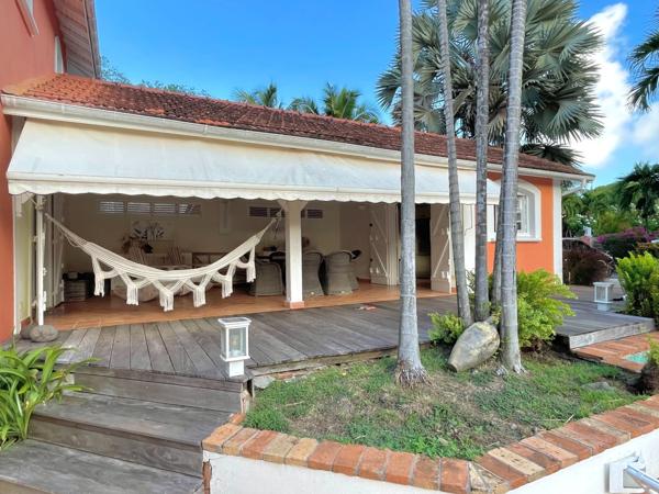 MAGNIFIQUE VILLA DE STANDING EN MARTINIQUE (972)