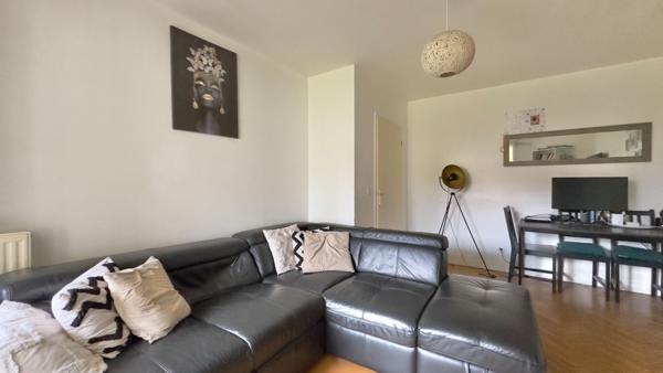 APPARTEMENT 3 PIÈCES EN REZ DE CHAUSSÉE À 10MN DE GARE RER C DE JUVISY