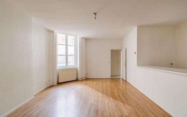 Appartement à vendre    2 pièces •  Lyon 1
