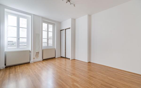 Appartement à vendre    2 pièces •  Lyon 1