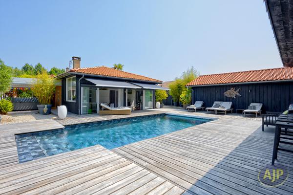 Maison à vendre Martignas Sur Jalle - 8 pièces, 210m² avec 5 chambre(s) à 776 250€ - AJP Immobilier Martignas-sur-Jalle