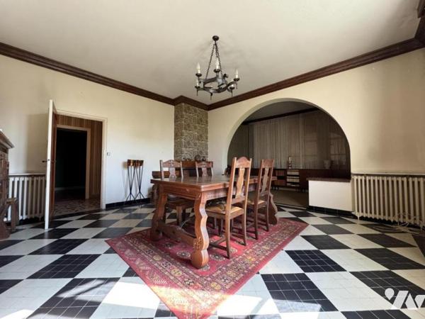 PROCHE CENTRE, GRAND HABITATION FAMILIALE AVEC JARDIN