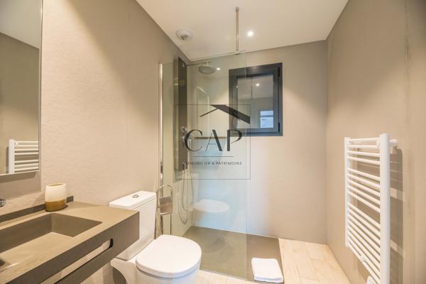 Lecci (20137) Investissement premium : Villa de prestige ***** de plain-pied T4 de 96m² avec piscine privée - plage de Cala