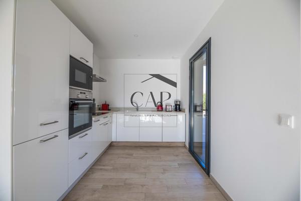 Lecci (20137) Investissement premium : Villa de prestige ***** de plain-pied T4 de 96m² avec piscine privée - plage de Cala