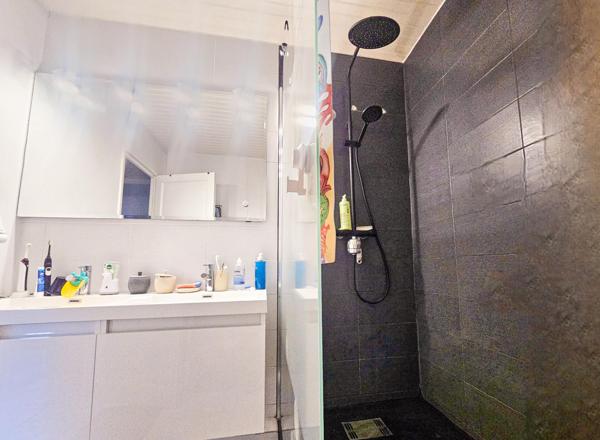 T3 de 78 m² dernier étage, balcon et cave dans le 8e à Marseille