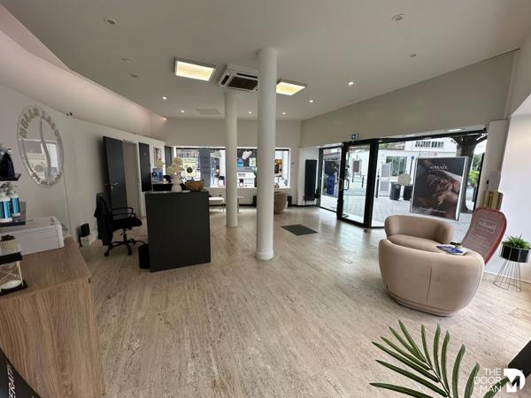 Locaux commerciaux - À louer - 110 m² - VALENCIENNES | The Door Man