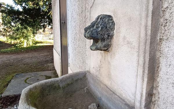 Maison à vendre    2 pièces • 600 m2 Saint-Genis-Laval