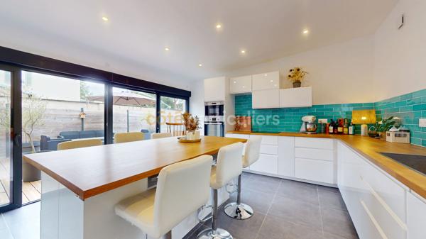 Vente
                Maison147,89 m² - 6 Pièces -
                    Granville (50400)