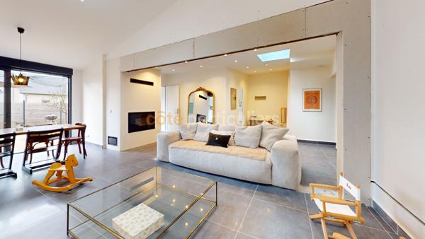 Vente
                Maison147,89 m² - 6 Pièces -
                    Granville (50400)