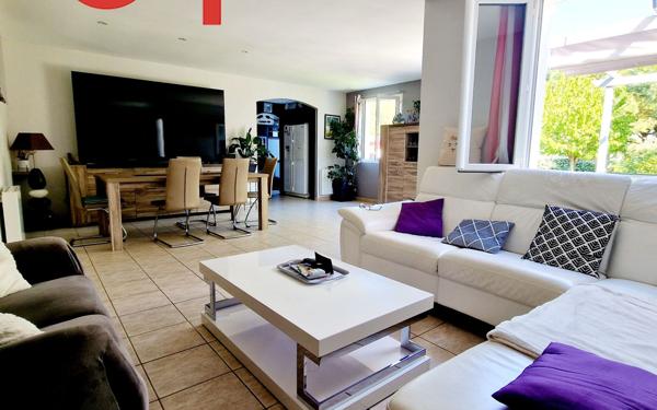 Maison à vendre    5 pièces •  Port-des-Barques