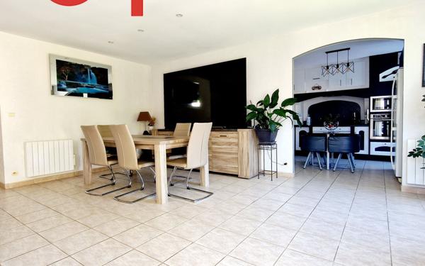 Maison à vendre    5 pièces •  Port-des-Barques