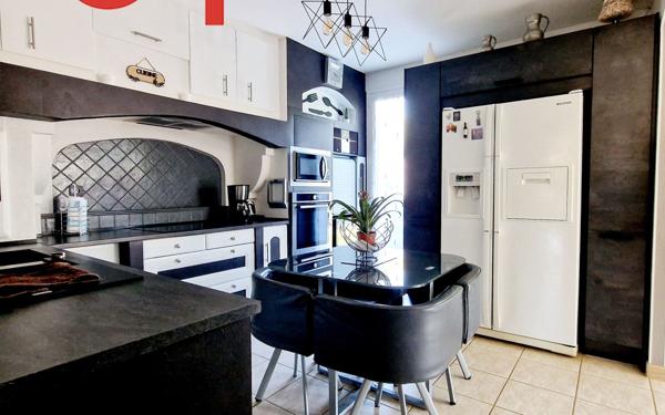 Maison à vendre    5 pièces •  Port-des-Barques