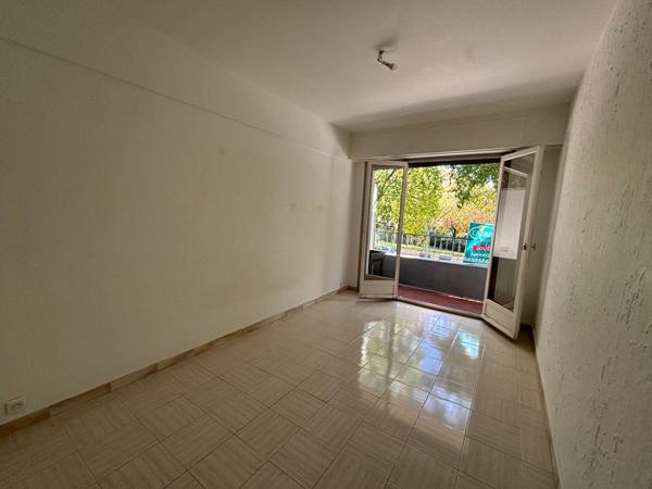 TROIS PIECES Gorbella