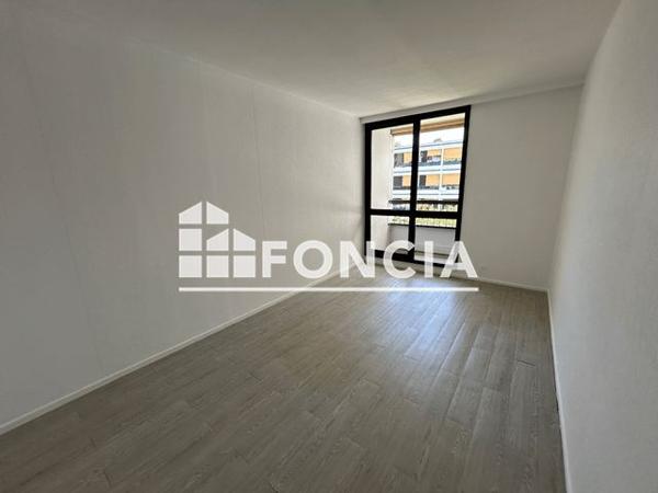 Location Appartement 3 pièces 80.93 m² - 24 RUE DES RESEDAS Pessac 33600