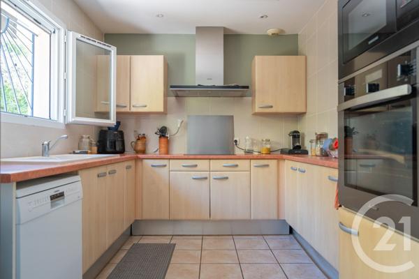 Maison à vendre  5 pièces - 130 m 2   BIDART  - 64