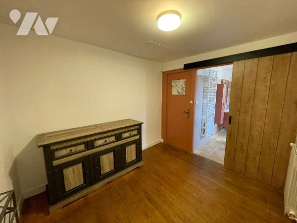 MIELAN (32) Charmante maison de village sur cour, proche tous commerces/commodités.