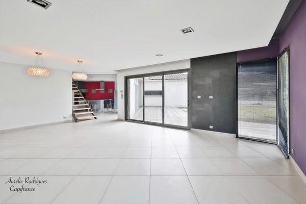 Maison à vendre 6 pièces MANZIAT (01)