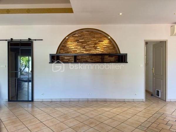 Maison traditionnelle de 218 m²