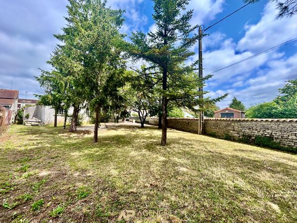 Belle opportunité à double destination Mérignac (16) 226 800 € **  - Référence  FB715E