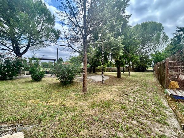 Belle opportunité à double destination Mérignac (16) 226 800 € **  - Référence  FB715E