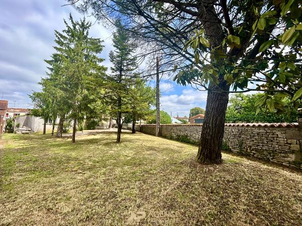 Belle opportunité à double destination Mérignac (16) 226 800 € **  - Référence  FB715E
