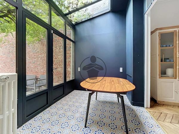 Location                                                      Maison
                        
                     7 pièces                      202 m2                     à Saint-Quentin