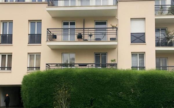 Appartement à vendre    5 pièces • 104 m2 Les Lilas
