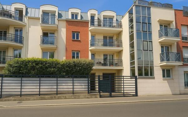 Appartement à vendre    5 pièces • 104 m2 Les Lilas