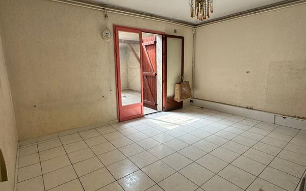 Maison à vendre    6 pièces • 210 m2 Le Blanc-Mesnil