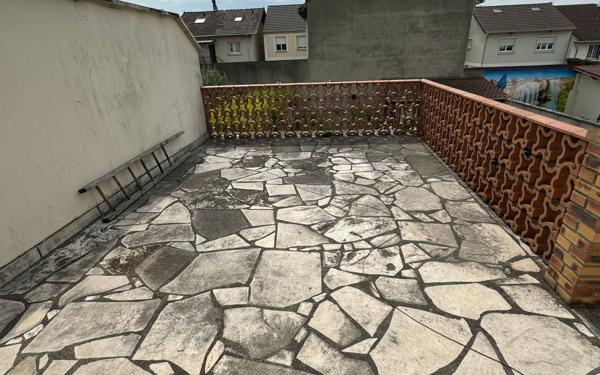 Maison à vendre    6 pièces • 210 m2 Le Blanc-Mesnil