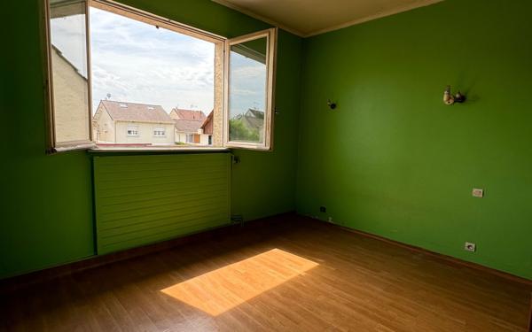 Maison à vendre    6 pièces • 210 m2 Le Blanc-Mesnil